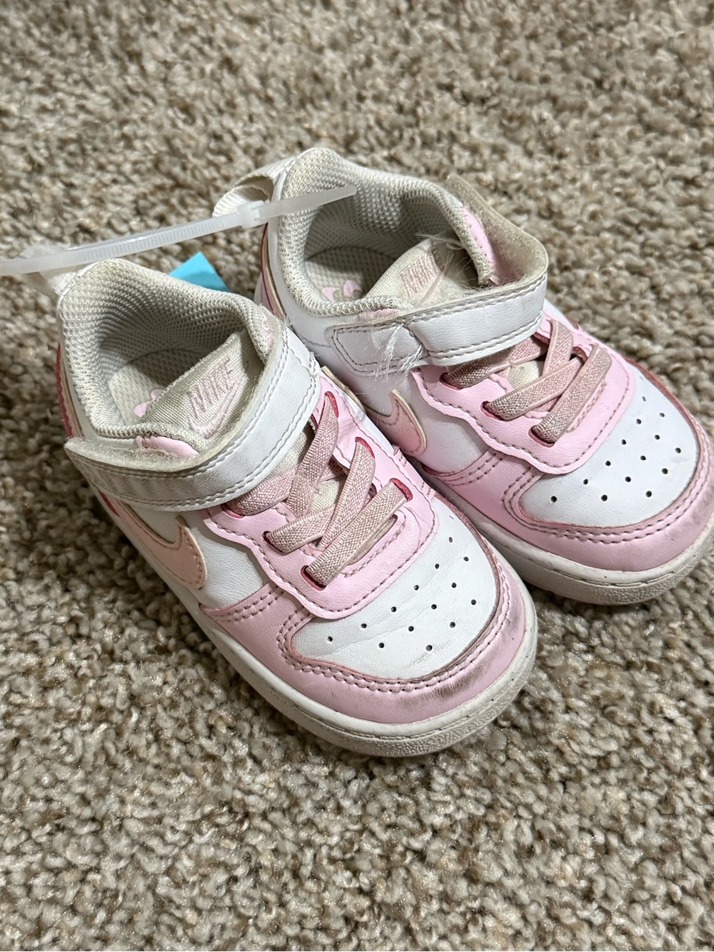 Nike Kids Pink and White Velcro Low-Top Sneakers